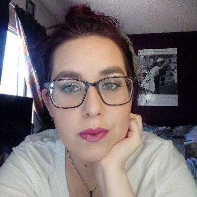 mooxcow10's profile picture. Gloss Boss, Lover of Books, Lover of Art, Proud Hufflepuff.