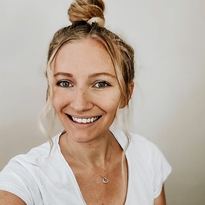 YouTube + toddler mum + hair enthusiast ❤️ I'm better at instagram 📧 contact@blondeamy.co.uk NEW VIDEOS EVERY WEEKhttp://www.youtube.com/blondeamyuk ❤️