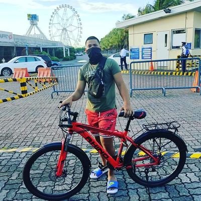 SilverSmileee's profile picture. STUDENT ATHLETE💕