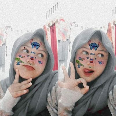 pitasari__'s profile picture. gantung baju tutup buku hm