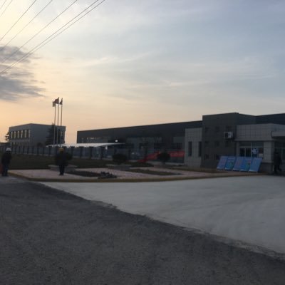 Rubber tracks and rubber track pads Traceless rubber tracks