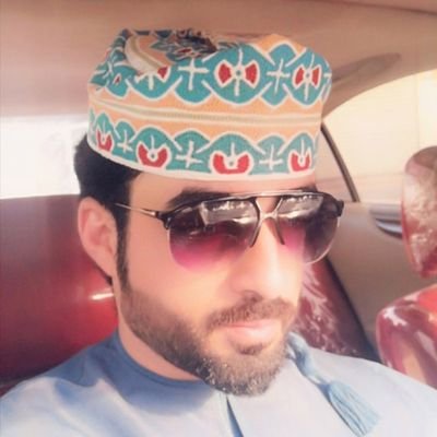 دع ابتسامتك اول ملامحک فھي ﻟك صحہ وفي الدين صدقہ وفي القلب سعادھ .. ♡
ins:alqisar33