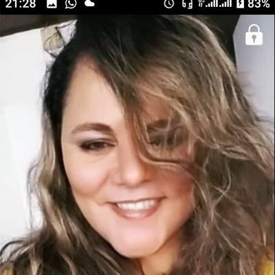 A arma do forte e a sabedoria!
A derrota do fraco e a mentira!!! 
Demostrarei a força serei Determinada! 
Amar  e Vida.
Jucy  🙌😘