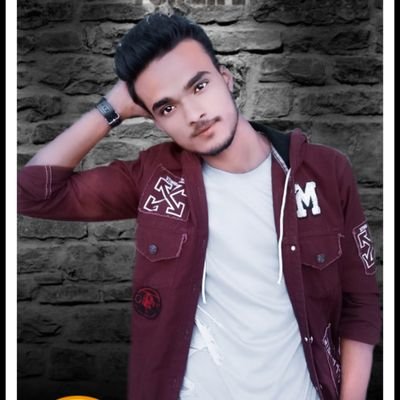 चक्रव्यूह रचो तुम चाहे जितने, रण से मुँह ना मोडूंगा।
कलयुग का अभिमन्यु हूँ, सारे चक्रव्यूह तोडूंगा|| ॐ🚩