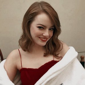 Principal cuenta en español dedicada a la actriz estadounidense ganadora de un premio de @TheAcademy, Emily Jean Stone.