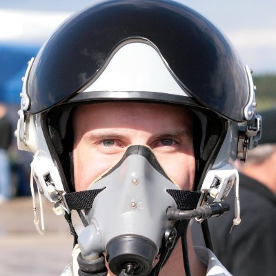 Rotary and fixed wing engineer | avgeek | gun lover | pure blood | patriot | irony, sarcasm | so-called far-right | #MAGA 🇺🇸 🇵🇱 | Never quit. Never give up!