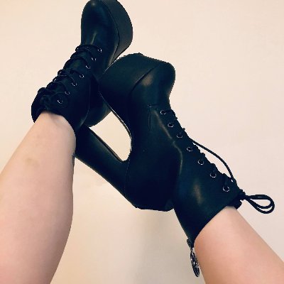Feet and shoes lovers wanted
https://t.co/ypwGFHuAs0