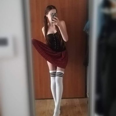 Quiero tener a todas aquí mojaditas💦 y calientitas🔥 por aquí lo dijo sin censura (cuenta alterna)