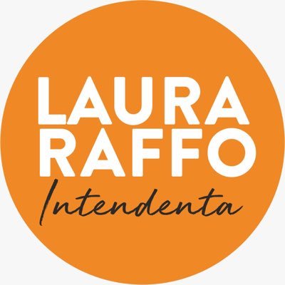 Jóvenes de la Coalición que apoyamos a la candidata por la Intendencia de Montevideo @lauraraffo 💪🏼