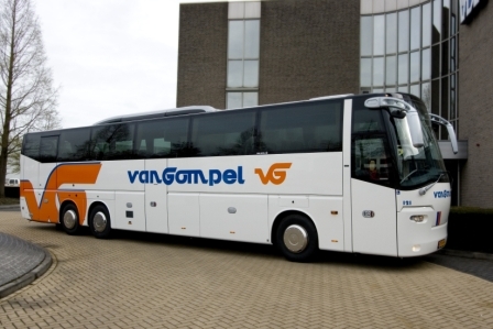 Met totaal 19 touringcars van 25 tot en met 89 zitplaatsen richten we ons op alle soorten van personenvervoer. Specialiteit: rolstoeltouringcars!
