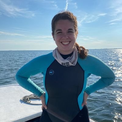 PhD candidate in the @BergLabUVA + @vcrlter & @vaseagrant fellow studying air-water gas exchange and carbon cycling in seagrass meadows | she/her