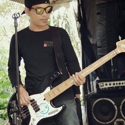 gerakan badan mu aktivkan jiwamu semangatkan ragamu biar rocknroll