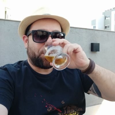 UI/UX Designer | Rubro-negro | Cervejeiro | Progressista |