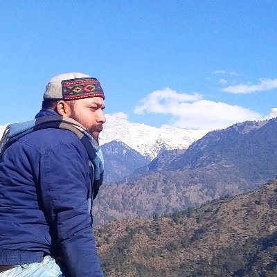 कुछ है कि जो घर दे नहीं पाता है किसी को
वर्ना कोई ऐसे तो सफ़र में नहीं रहता
_वसीम बरेलवी
Into the Wild
PhD Scholar @ Pantnagar
With Honey Bees, Butterflies...
