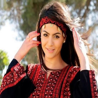 أهمّ شيء في الحياة أن نتعلّم كيف نحب، ونسمح للحبّ بدخول قلوبنا