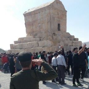 pesarariaie's profile picture. ‏‏‏میهنم: ایران
پرچمم: درفش کاویانی
نشانم: فَروَهَر
حکومت: پادشاهی مشروطه
حامی: شاهزاده رضا پهلوی 
هدف: نابودی اسلام
‎‎‎#اهورامزدا_زرتشت_کوروش_پهلوی



‎ ‎‎‎