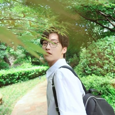 ll246837915's profile picture. 180 82 25 双，就是來看片儿打飛機✈️（不加衛星🌠）