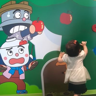 Ayana83724975's profile picture. 3児の母　2019👧2021👦2024🍼👶       一緒に宅建の合格をめざす仲間と繋がりたいです！