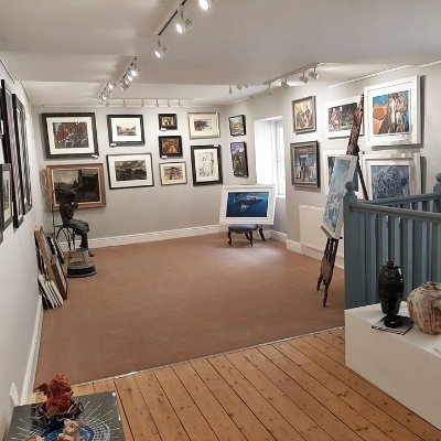 Art gallery in Llandeilo specialising in Welsh art. We also have a second shop stocking Welsh porcelain and pottery, plus limited edition prints.