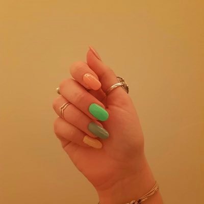 Manucure sur Lille et Tournai 🌺
Vernis UV et faux ongles 🌸
Grand choix de couleurs 🌼
Contactez moi vite ! 🌻