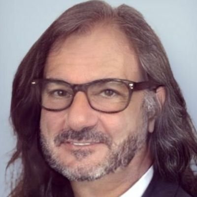 JavierTodetodo's profile picture. Ojalá las personas fuéramos tan nobles como los animales.