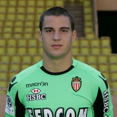 Supporter monégasque et ami de @Cagnois06800 — J’habite à Pampelonne bb et j’emmerde les Niçois et Clément d’Antibes. A déjà sucé @MBronzaj