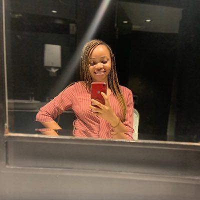 BlackIvoryy's profile picture. Fast-Tech Girl | Pan-Africanism | Food enthusiast 🌯 | polyglot 🇫🇷 🇩🇪 | Crypto 📉 | Broker representative 👩🏽‍💻