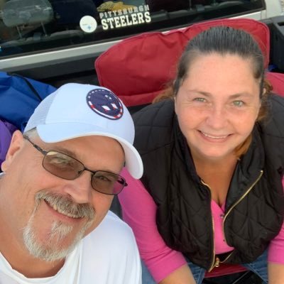 Married 💕 we have 5 kids and 4 beautiful grandchildren. We love to travel. I am truly blessed :} Conservative 🇺🇸Love my PITTSBURGH STEELERS & PENGUINS 🖤💛