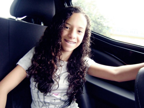 Sou de São Paulo, gosto de praticar esportes, principalmente natação...  Adoro 1D,  The Wanted e Jonas Brothers, e sou apaixonada por livros!