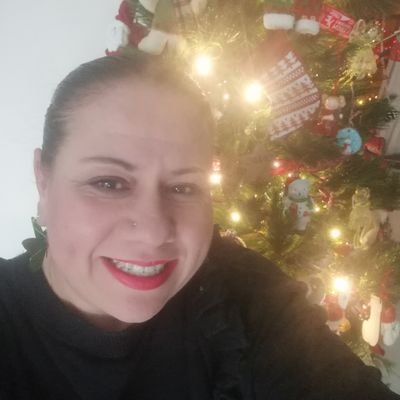 barbarellitsa's profile picture. Librarian