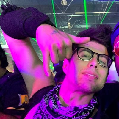 MisterBon3s's profile picture. Golden retriever bar  companion. Happy to be able to share life with the people around me.