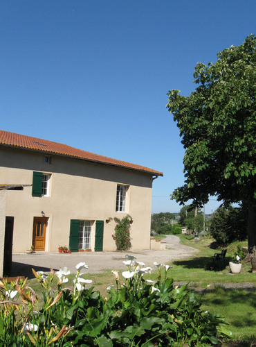 BandBAriege's profile picture. B&B in the beautiful Ariege countryside, just an hour from the Pyrenees. Lesley and Dave moved here from England to renovate this 200-year-old farmhouse.