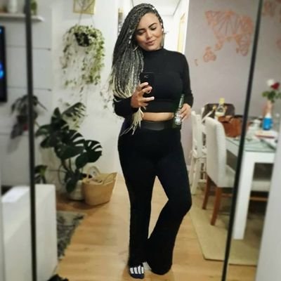 tainachagas's profile picture. Essa tal metamorfose ambulante...🍃