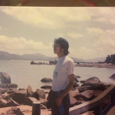 抵抗虚无、向死而生,有言毕竟胜无言;在至暗时刻划亮一根火柴;The future is dark, which is the best thing the future can be, I think.