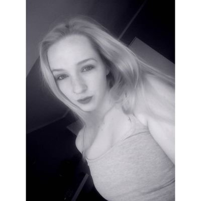 krapisss's profile picture. kissing bitch, ale štěstím nepolíbená.