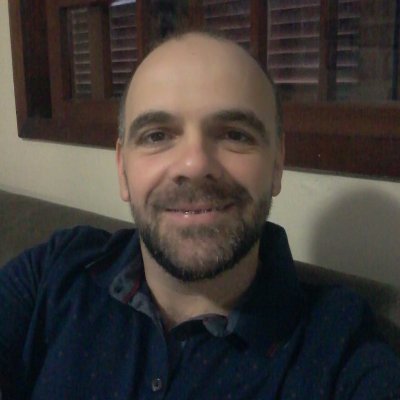 Professor acadêmico, Administrador, jogador de padle