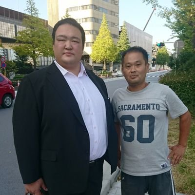 相撲とプロレスと野球が好きです