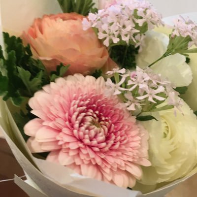 sakuramusume02's profile picture. 紅茶＆パンダ🐼スイーツ＆コスメ好き☕️🍨 特にSUQQU THREE LOVE❤️🍡 ちなヤク⚾️ エロ垢&副業垢お断り