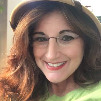 Married to @bankshot22. Avid Sports fan: Detroit Red Wings, Detroit Lions, Michigan State, Butler U, NHRA, NASCAR & Indycar