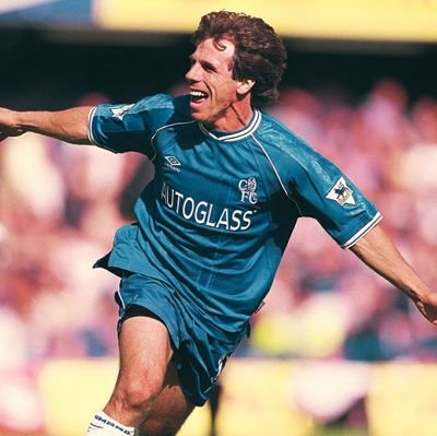 Chelsea FC fan. Opinionated. Will debate you till dusk. #KTBFFH ⭐⭐
