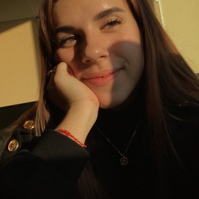 Alicia déléguée insulaire de da’licia / hémisphère nord 🌍 / cerise 🍒 . Je partage mes cours du navet, mes articles. DM pour venir sur mon île si intéressé 🌸