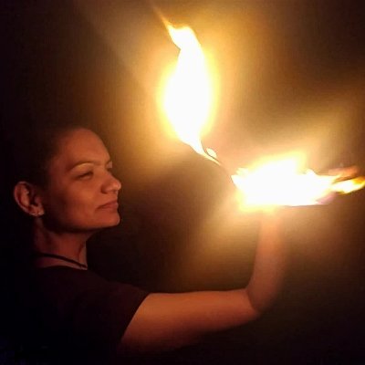 Actress, filmmaker, firespinner, nerd, bookworm, crafter, and lover of experiences.