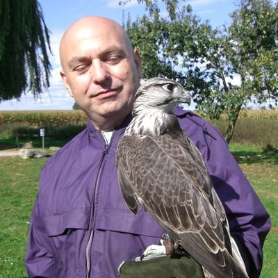 drs Criminologie KU.Leuven.
ex.beroeps militair/reservist Majoor.
Voor mensen die op mijn berichten reageren. Doe het respectvol en beleefd.