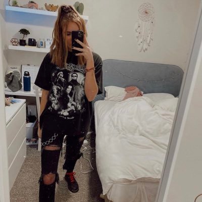 Hannah_Pat02's profile picture. black lives matter MOVEMENT is a joke the statement i agree with 110% and KAM ✨🥱