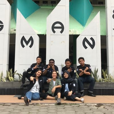 Aylos49's profile picture. opini bersifat pribadi | (masih) berusaha untuk tidak menjadi bagian dari kemunafikan. versi manusia dari diri saya sendiri, walau mungkin mati dalam idealisme.