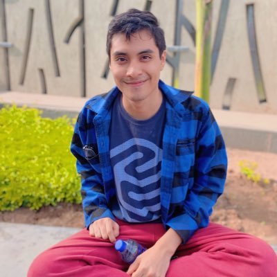 Me gusta editar videos y fotos Bailar. Mi Instagram es @nayidpareja