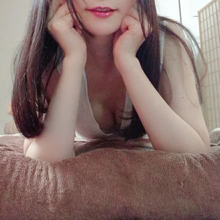 フリーセラピスト❤️みなみです。流れるようなオイルトリートメントが得意です(。・ω・。)ゞ。無言フォローごめんなさい🤢。フォロバして貰えたら泣いて喜びます😳😳😳。宜しくお願いします💕。