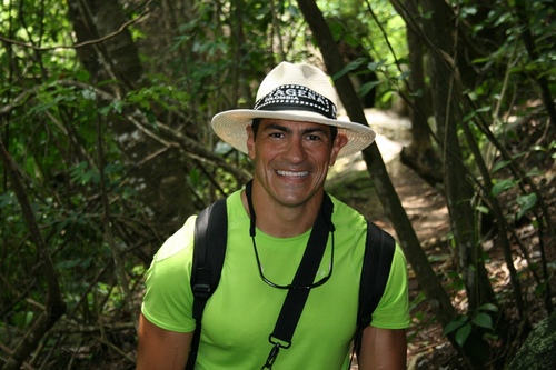 De profesión Ingeniero Informatico experto en nuevas tecnlogías.
Amante de la vida, los viajes y el deporte, Curioso, Descubridor, Idealista, Fiel y Soñador