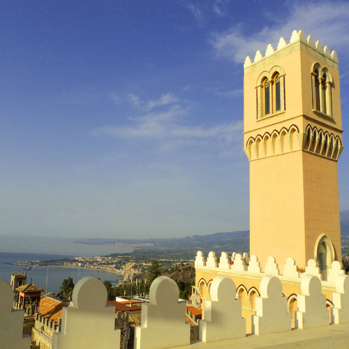 In the heart of the old town center of Taormina, the El Jebel boutique hotel offers you a romantic and unforgettable stay #LuxuryHotel #Taormina #Sicily