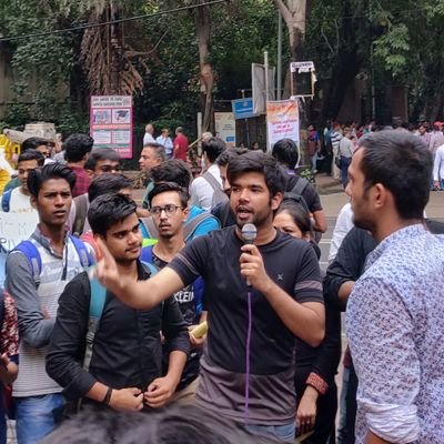 Journalist
Delhi university,
Fact Checker: @NewscheckerIn
Byline : @newsclickin @gaonconnection @FIIhindi @YouthKiAwaaz